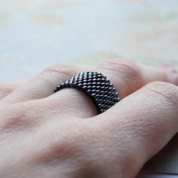 Black Seed Bead Ring, Beaded Flexible Ring, Delica Peyote Ring, Bead Woven Ring, Wide Band Ring, Gunmetal Black Ring, Seed Bead Jewelry