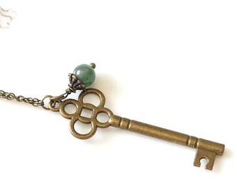 Collar de llave pequeña de bronce, collar de llave esqueleto con cuenta de aventurina, collar de llave antigua, collar de llave de inspiración vintage con piedra preciosa.