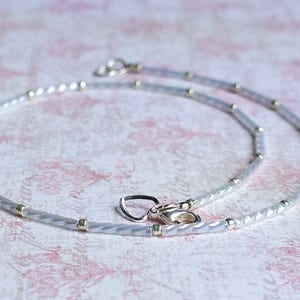 White Seed Bead Choker, White And Silver Seed Bead Necklace, White Beaded Necklace, Dainty Simple Necklace, Minimalist Layering Necklace