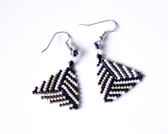 Black And White Seed Bead Earrings, Triangle Beaded Earrings, Geometric Bead Woven Earrings, Delica Peyote Earrings, Light Small Earrings