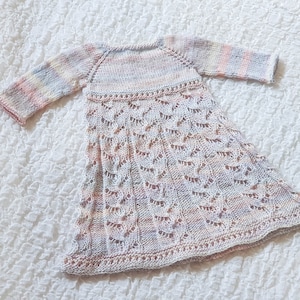 PATROON gebreide babyjurk Kirralee: kanten rok voor speciale gelegenheden (pdf)