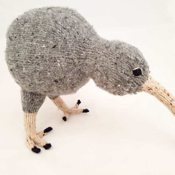 KNITTING PATTERN, New Zealand Kiwi Bird, Toy Bird, soft toy, Waldorf Toy, Knitted Toy Bird, Wildlife, DK Yarn, Endangered Animals, Pdf