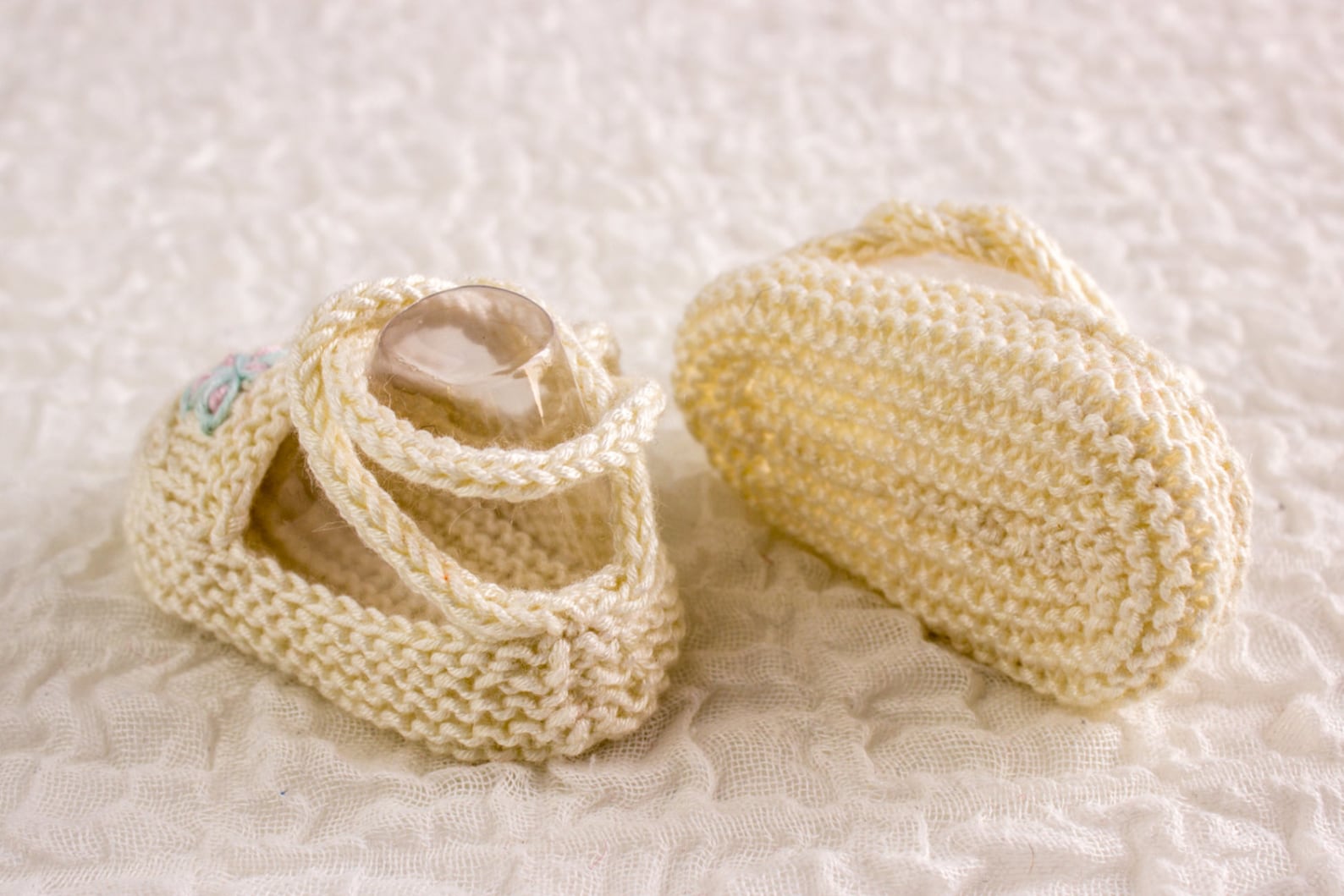 knitting pattern, baby ballet shoes, baby ballet slippers, cute baby booties, baby girl shoes , knitted baby ballet flats, 2 siz knitting pattern, baby ballet shoes, baby ballet slippers, cute baby booties, baby girl shoes , knitted baby ballet flats, 2 siz