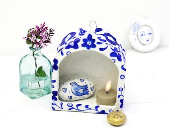 Altar floral azul hecho a mano, arte popular