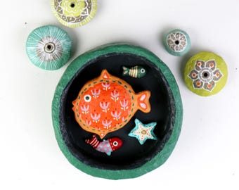 Colorful Handmade Wall Decoration – Whimsical Floating Sea Creatures in Organic Shaped Frame