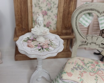 Dolls House Minature Lady Bust