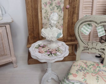 Dolls House Minature Lady Bust