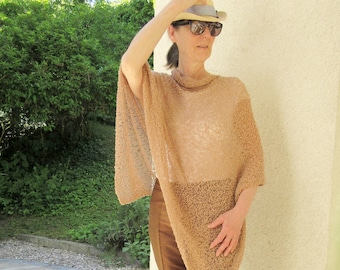 Sommer Damen Poncho, gestricktes Oberteil aus Wolle, leichtes Cape hellbraun beige, Damen Oberteil halbtransparent, Schulterwärmer Frauen