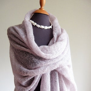 Stola Hochzeit Brautschal mauve, gestricktes großes Tuch aus Kid-Mohair, Schultertuch Wrap, zeitlos und neutrales Umschlagtuch Bild 1