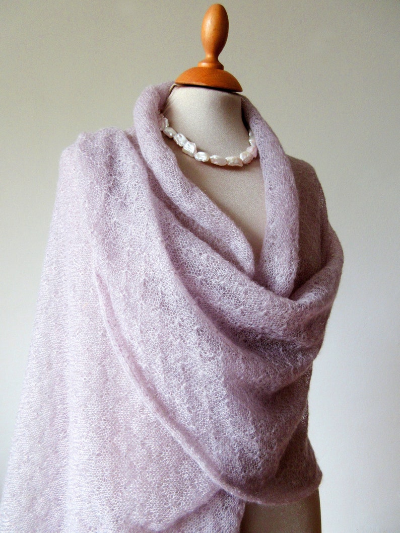 Stola Hochzeit Brautschal mauve, gestricktes großes Tuch aus Kid-Mohair, Schultertuch Wrap, zeitlos und neutrales Umschlagtuch Bild 2