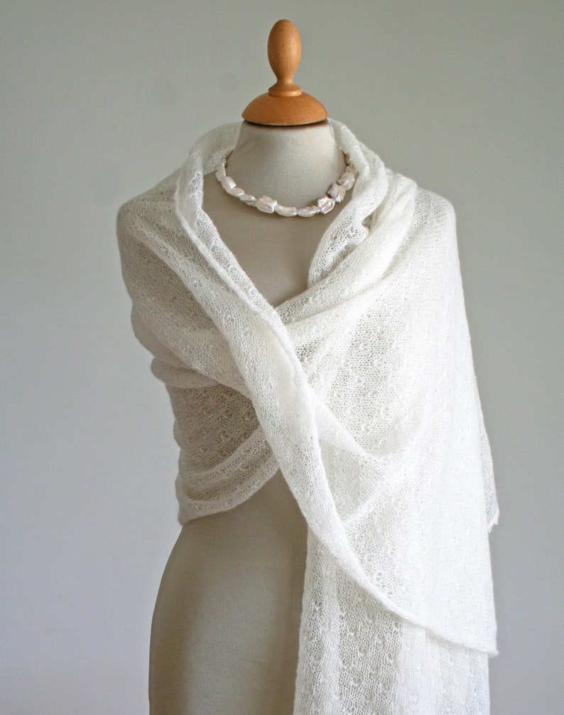 Brautstola elfenbeinweiß, Hochzeit Stola ivory, zartes Tuch Mohair, Schal zum Brautkleid, leichtes Umschlagtuch Wrap Vermählung Bild 1