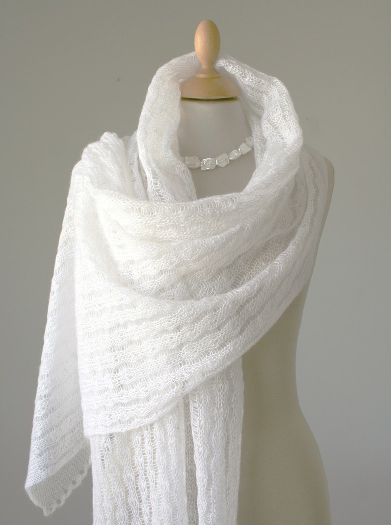 Zarter Brautschal ivory, Hochzeit Stola aus Mohair Bild 5