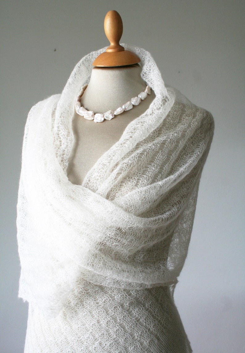 Zarter Brautschal ivory, Hochzeit Stola aus Mohair Bild 8