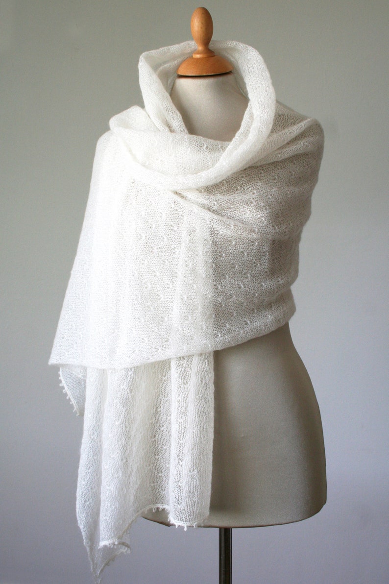 Brautstola elfenbeinweiß, Hochzeit Stola ivory, zartes Tuch Mohair, Schal zum Brautkleid, leichtes Umschlagtuch Wrap Vermählung Bild 6