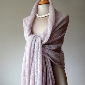 Stola Hochzeit Brautschal mauve, gestricktes großes Tuch aus Kid-Mohair, Schultertuch Wrap, zeitlos und neutrales Umschlagtuch Bild 10