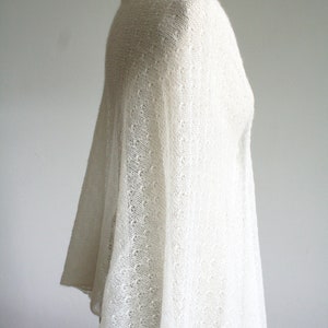 Brautstola elfenbeinweiß, Hochzeit Stola ivory, zartes Tuch Mohair, Schal zum Brautkleid, leichtes Umschlagtuch Wrap Vermählung Bild 8