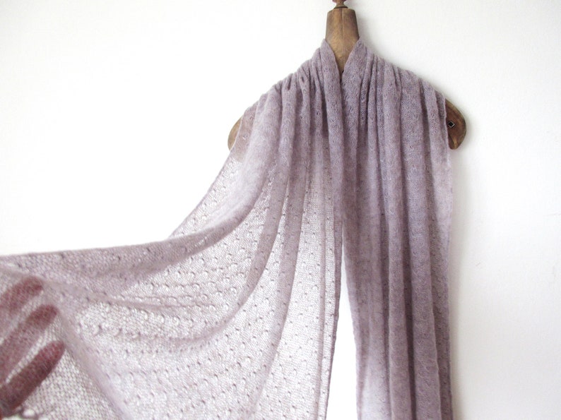 Stola Hochzeit Brautschal mauve, gestricktes großes Tuch aus Kid-Mohair, Schultertuch Wrap, zeitlos und neutrales Umschlagtuch Bild 9