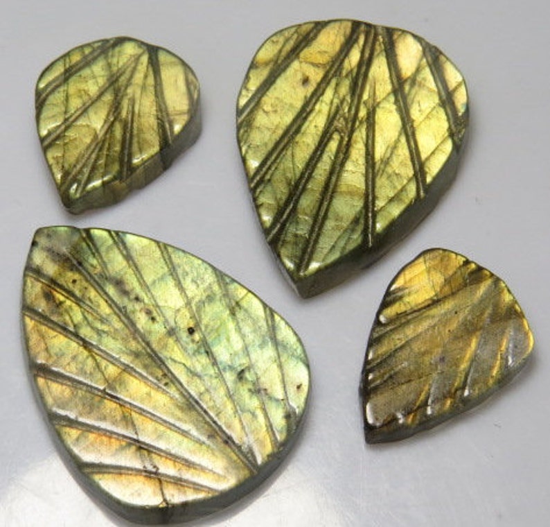 LABRADORITE 4pcs High Quality Size 10x14-17x23 mm Leaf Shape Amazing Flashy Fire Both Side Carving Leafs