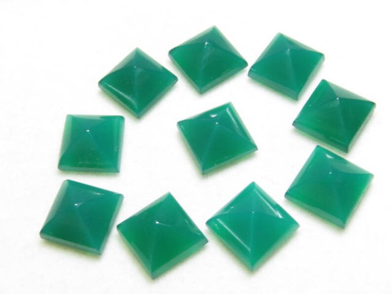 Square Shape Cabochon size 10x10 mm Green Onyx Pyramid Cut 10 pcs