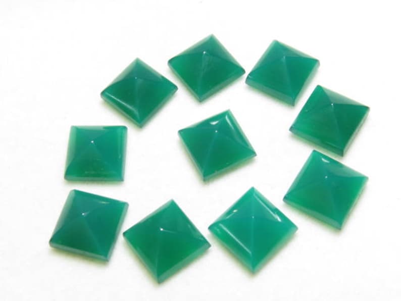 Square Shape Cabochon size 10x10 mm Green Onyx Pyramid Cut 10 pcs
