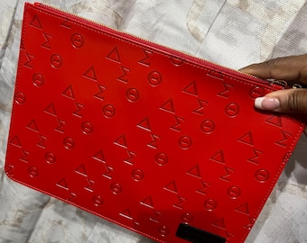 Bolsa de pulso Delta Sigma Theta Clutch: bolsa vermelha grande (32,5 x 23 cm)