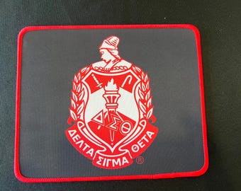 Alfombrilla de ratón Delta Sigma Theta con escudo DST
