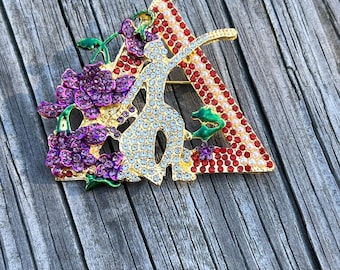 Delta Sigma Theta sorority brooch, African violet pyramid,