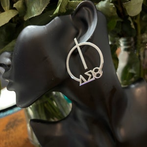 Pendientes Delta Sigma Theta, pendientes con letras griegas, joyas de hermandad, pendientes de hermandad
