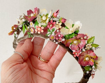 Corona de flores personalizada, diadema nupcial del festival pintada a mano, accesorio para el cabello de rosa salvaje