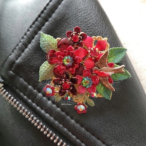Red Floral Brooch, Lapel Pin, Little Bird Pin, Flower Jacket pain Gift