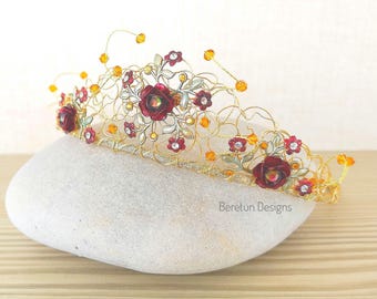 Diadème de roses floral artisanal - Couronne de conte de fées nuptiale avec cristaux et détails peints à la main