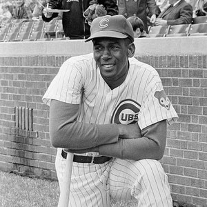 Imagem de Ernie Banks "Mr. Cub" no mouse pad do time de beisebol Chicago Cubs