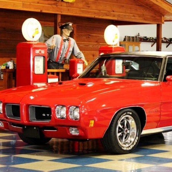 1970 Pontiac GTO Hardtop Beautiful Red Classic Car on Mouse Pad