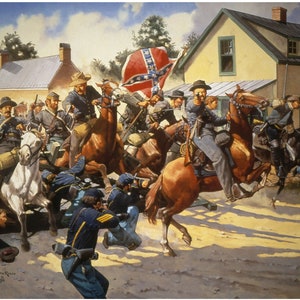Puede incluir: Una pintura que representa una escena caótica de soldados a caballo cargando a través de una ciudad. Los soldados visten uniformes azules y llevan rifles. Una bandera confederada es visible en el fondo. La pintura está ambientada en el contexto de un pequeño pueblo con algunos edificios y árboles.