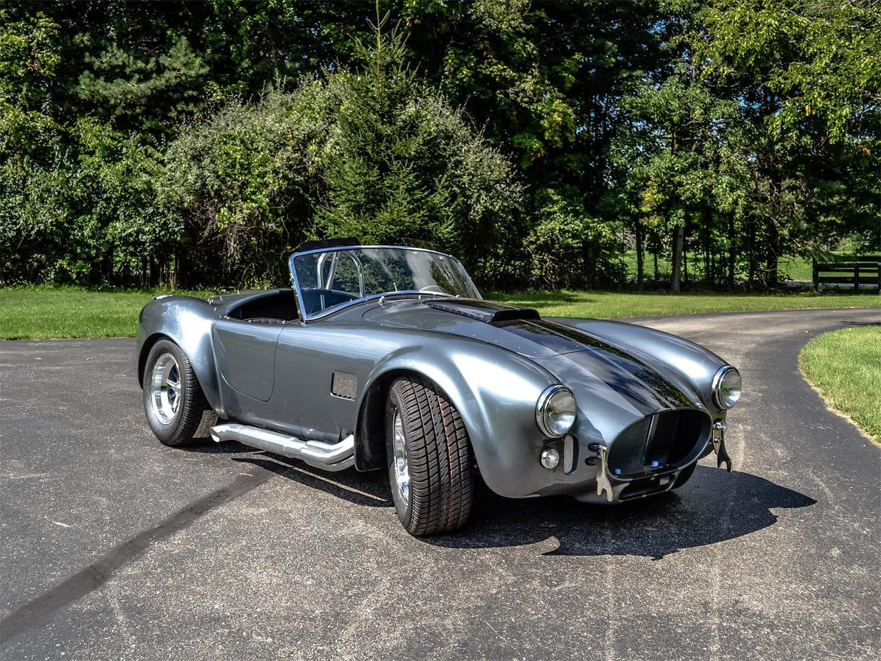 855美品✨トゥモローランド 2025SS ベスト ジレ グレー 定価3.5万 Car Car 1965 Shelby Cobra Steel Silver Metallic Picture on Mouse