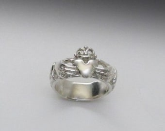 Celtic Claddagh Ring