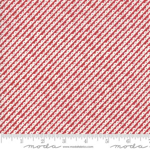 Moda Fabrics Christmas Card Scallops rot, 18,00 EUR/m
