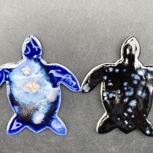 Ceramic mosaic turtles. Porcelain sea turtle tiles. Mosaic turtle tiles by Fabulousfungi