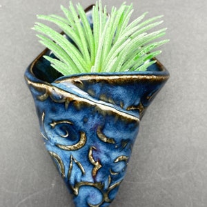 Wall vase perfect for air plants, handmade by FabulousFungi Air plant wall vase, wall sconce 9