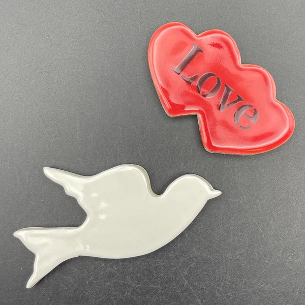 Ceramic bird tile, heart tile, love tile, mosaic dove tile handmade by Fabulousfungi.