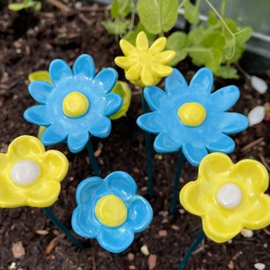 Flores de cerâmica, conjunto de seis flores artesanais para casa ou jardim da Fabulousfungi