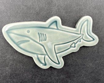 Keramische mozaïektegel haai. Handgemaakte haaientegel van Fabulousfungi.