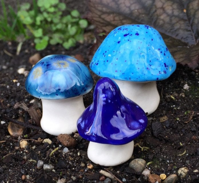 妖精のキノコ - 手作りの陶器の毒キノコ 3 個、Fabulousfungi - T281