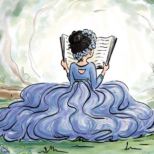 Pode incluir: Ilustra&ccedil;&atilde;o de uma pessoa com um vestido azul lendo um livro ao ar livre. A pessoa est&aacute; usando uma coroa de flores e est&aacute; cercada por &aacute;rvores e folhagens. O vestido tem uma saia esvoa&ccedil;ante e uma abertura nas costas.
