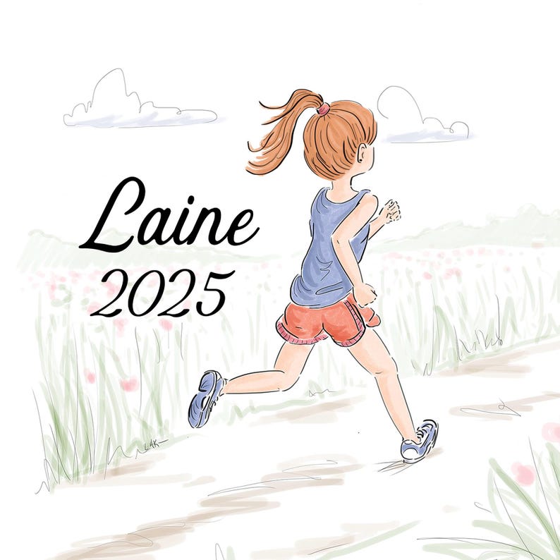 Puede incluir: Una ilustraci&oacute;n digital de una persona con coleta corriendo por un sendero, vistiendo una camiseta sin mangas azul y pantalones cortos naranjas. El texto Laine 2025 aparece en negro con tipograf&iacute;a cursiva y serif sobre un fondo de hierba verde.