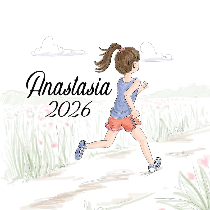 Puede incluir: Una ilustraci&oacute;n digital de una persona con coleta casta&ntilde;a corriendo por un sendero, vistiendo una camiseta sin mangas azul, pantalones cortos naranjas y zapatillas azules. El texto "Anastasia" y "2026" aparece en negro al lado.