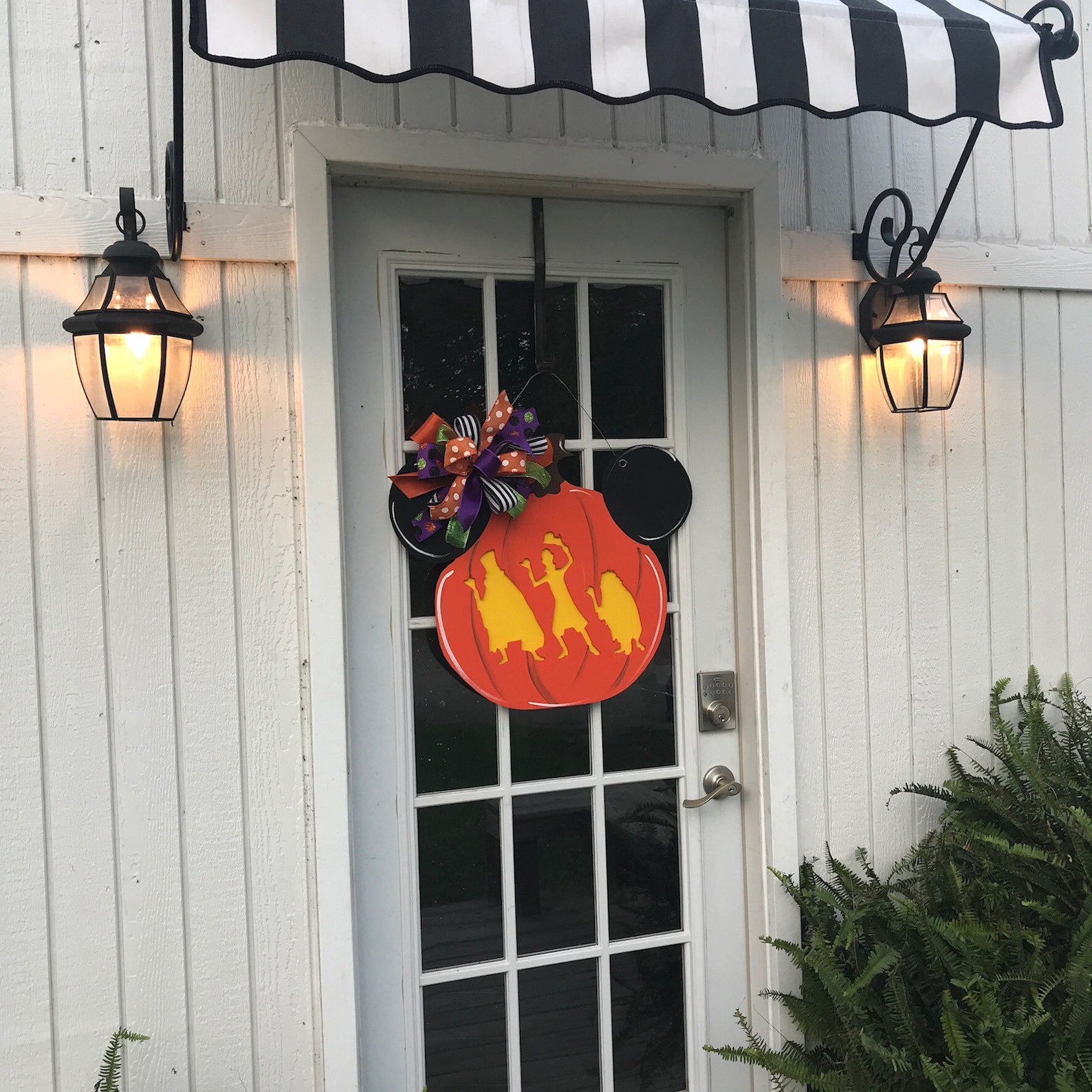 Disney Inspired Halloween Door Hanger Haunted Mansion Etsy disney-inspired-halloween-door-hanger-haunted-mansion-etsy