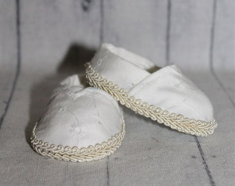 18 Inch Doll (like American Girl) White Eyelet Slip On Shoes With Braid Trim