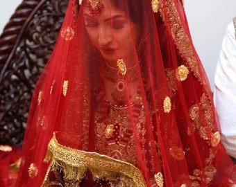Nikkah Duppatta: Bufanda nupcial india roja y dorada, Gota Work