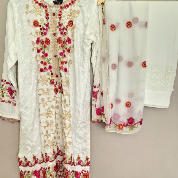 White SALWAR KAMEEZ, ready to wear, Pakistani dress, indian dresses for women